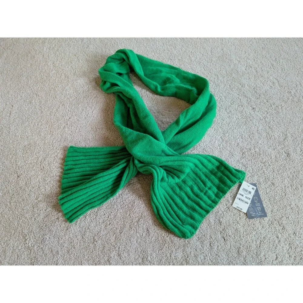 On 34th Green Winter Scarf NWT MC9542304 Women One Size Ribbed Knit